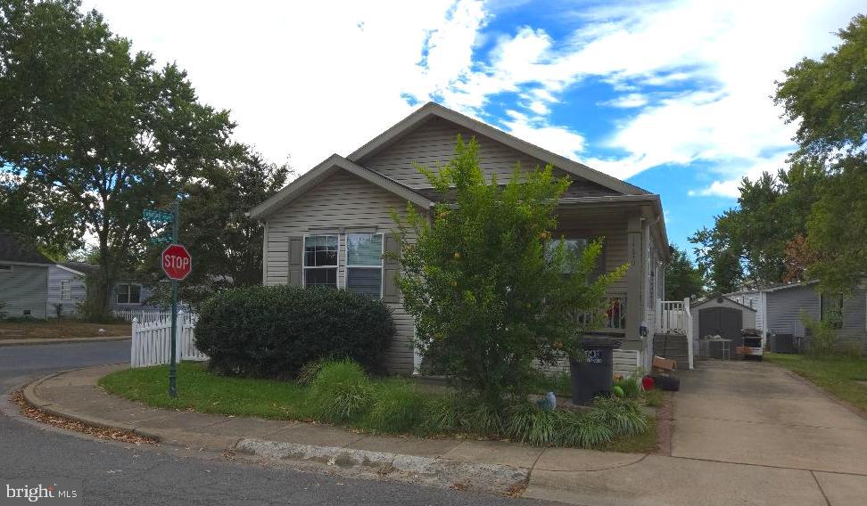 14640 LUFTHANSA CIR, CHANTILLY, Virginia 20151, 2 Bedrooms Bedrooms, 10 Rooms Rooms,2 BathroomsBathrooms,Residential,For sale,14640 LUFTHANSA CIR,VAFX2273116 MLS # VAFX2273116