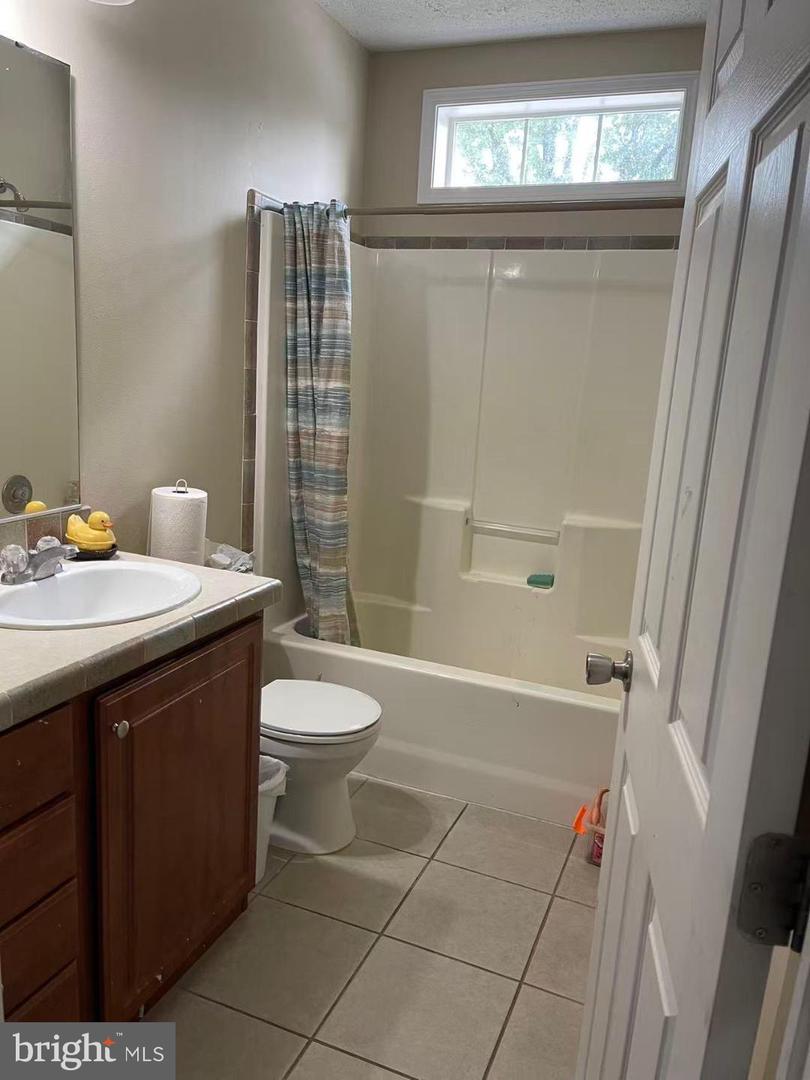 14640 LUFTHANSA CIR, CHANTILLY, Virginia 20151, 2 Bedrooms Bedrooms, 10 Rooms Rooms,2 BathroomsBathrooms,Residential,For sale,14640 LUFTHANSA CIR,VAFX2273116 MLS # VAFX2273116
