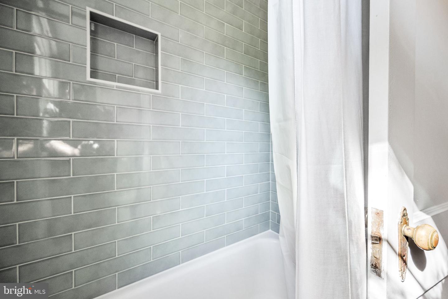 1401 S EDGEWOOD ST #485, ARLINGTON, Virginia 22204, 2 Bedrooms Bedrooms, ,1 BathroomBathrooms,Residential,For sale,1401 S EDGEWOOD ST #485,VAAR2064656 MLS # VAAR2064656