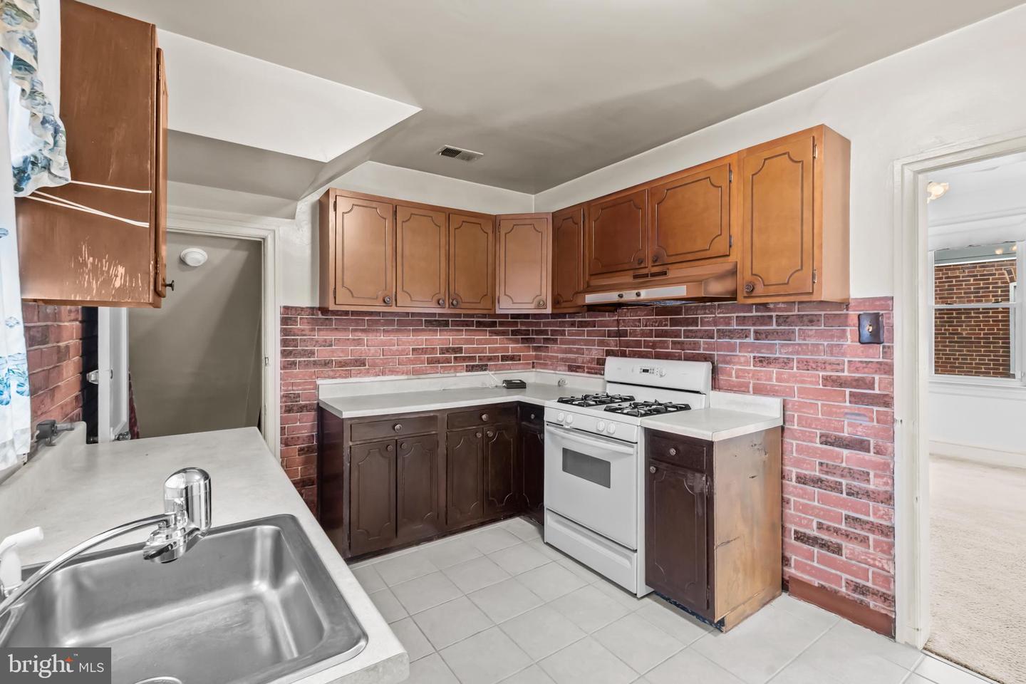 6018 2ND ST NW, WASHINGTON, District Of Columbia 20011, 3 Bedrooms Bedrooms, ,1 BathroomBathrooms,Residential,For sale,6018 2ND ST NW,DCDC2225990 MLS # DCDC2225990