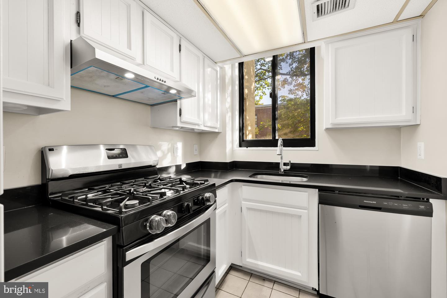 3825 DAVIS PL NW #202, WASHINGTON, District Of Columbia 20007, 2 Bedrooms Bedrooms, ,1 BathroomBathrooms,Residential,For sale,3825 DAVIS PL NW #202,DCDC2226216 MLS # DCDC2226216