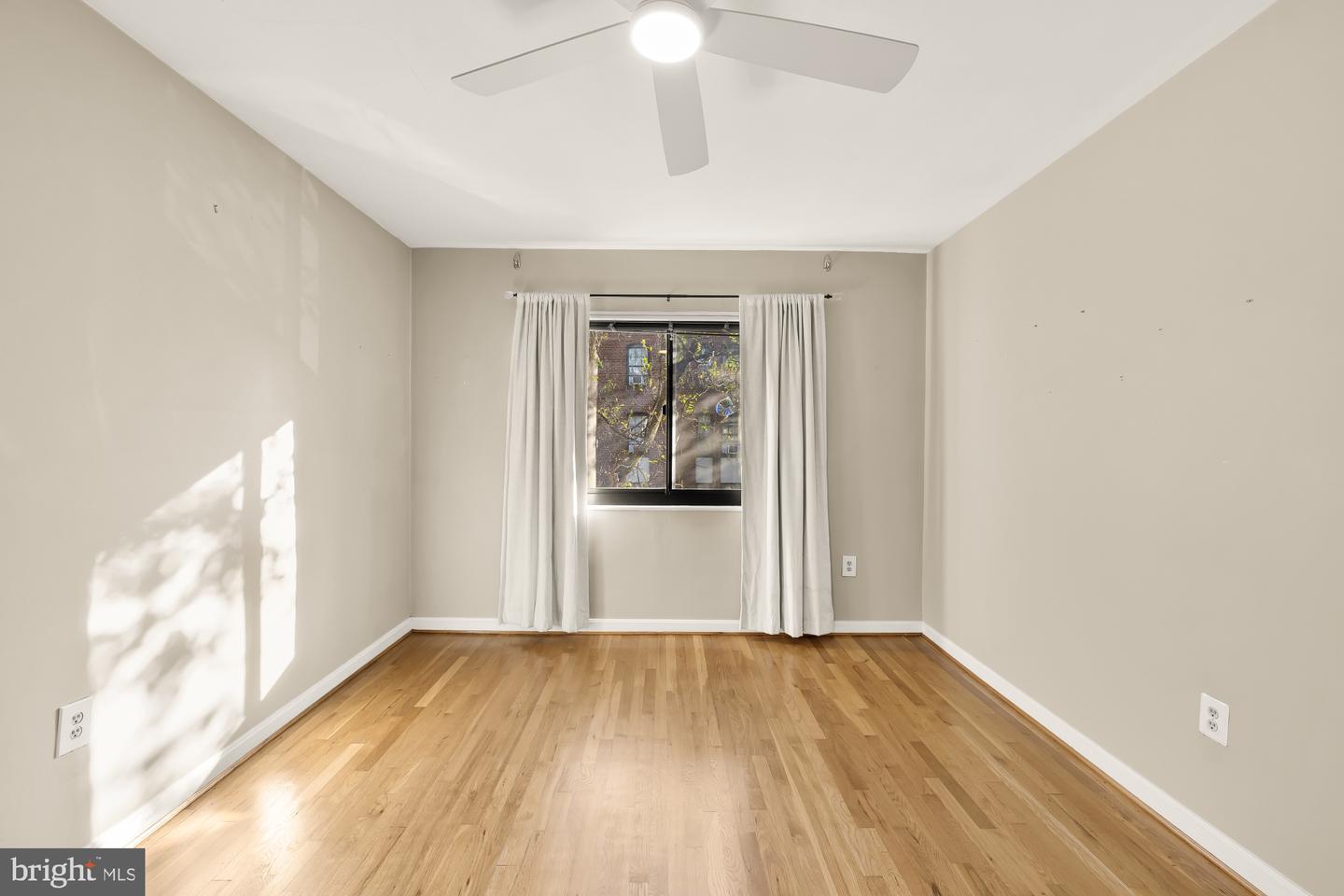 3825 DAVIS PL NW #202, WASHINGTON, District Of Columbia 20007, 2 Bedrooms Bedrooms, ,1 BathroomBathrooms,Residential,For sale,3825 DAVIS PL NW #202,DCDC2226216 MLS # DCDC2226216