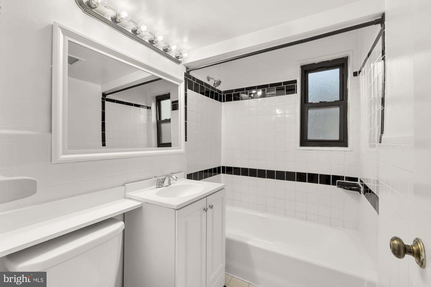 3825 DAVIS PL NW #202, WASHINGTON, District Of Columbia 20007, 2 Bedrooms Bedrooms, ,1 BathroomBathrooms,Residential,For sale,3825 DAVIS PL NW #202,DCDC2226216 MLS # DCDC2226216