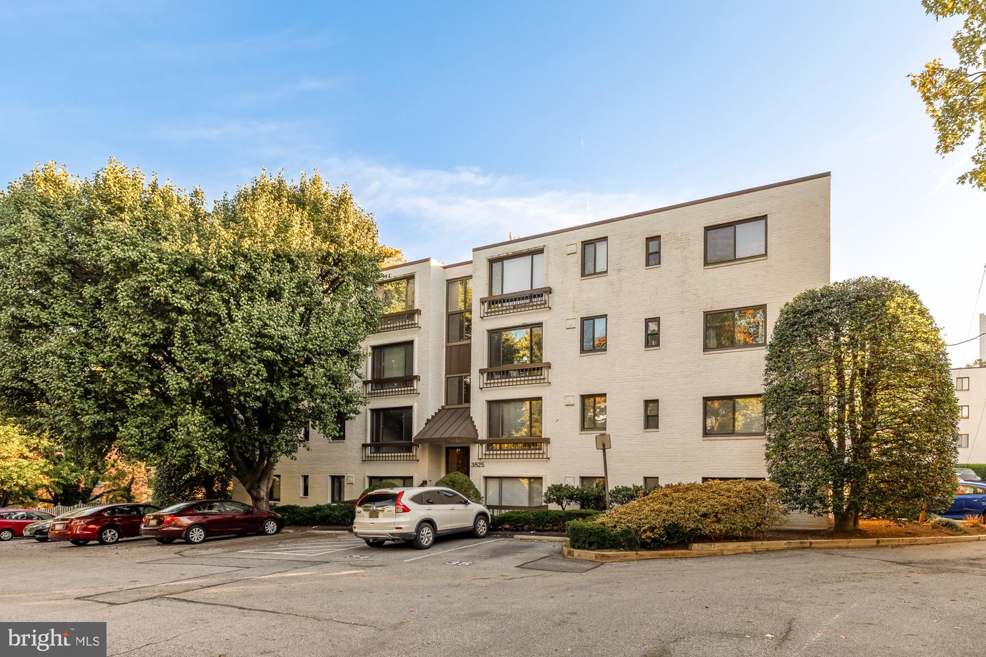 3825 DAVIS PL NW #202, WASHINGTON, District Of Columbia 20007, 2 Bedrooms Bedrooms, ,1 BathroomBathrooms,Residential,For sale,3825 DAVIS PL NW #202,DCDC2226216 MLS # DCDC2226216