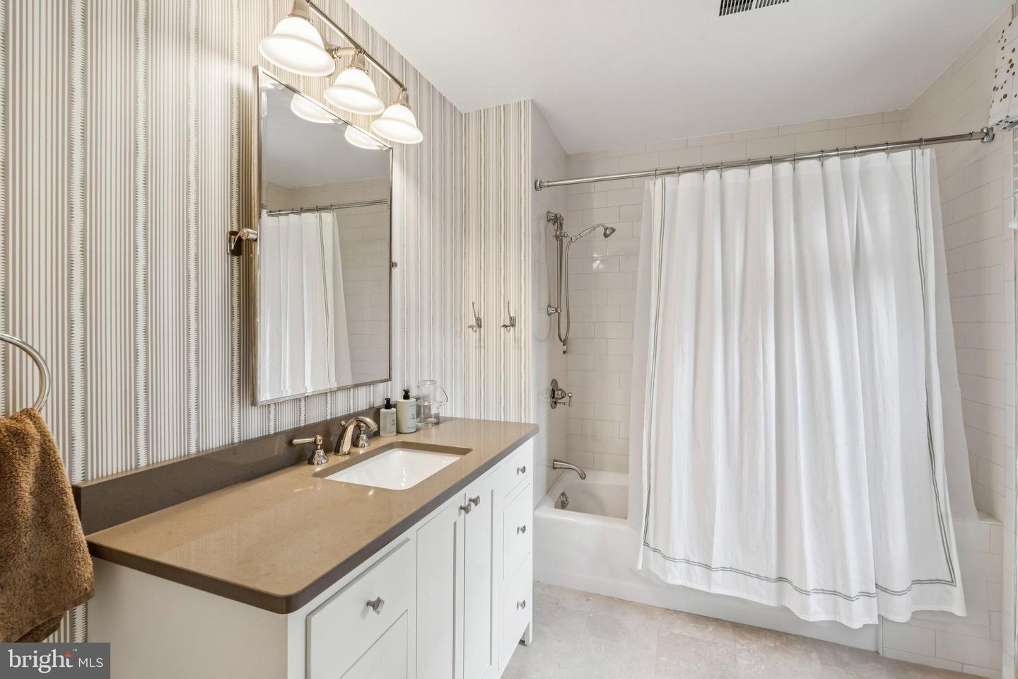 4956 QUEBEC ST NW, WASHINGTON, District Of Columbia 20016, 7 Bedrooms Bedrooms, ,5 BathroomsBathrooms,Residential,For sale,4956 QUEBEC ST NW,DCDC2226226 MLS # DCDC2226226