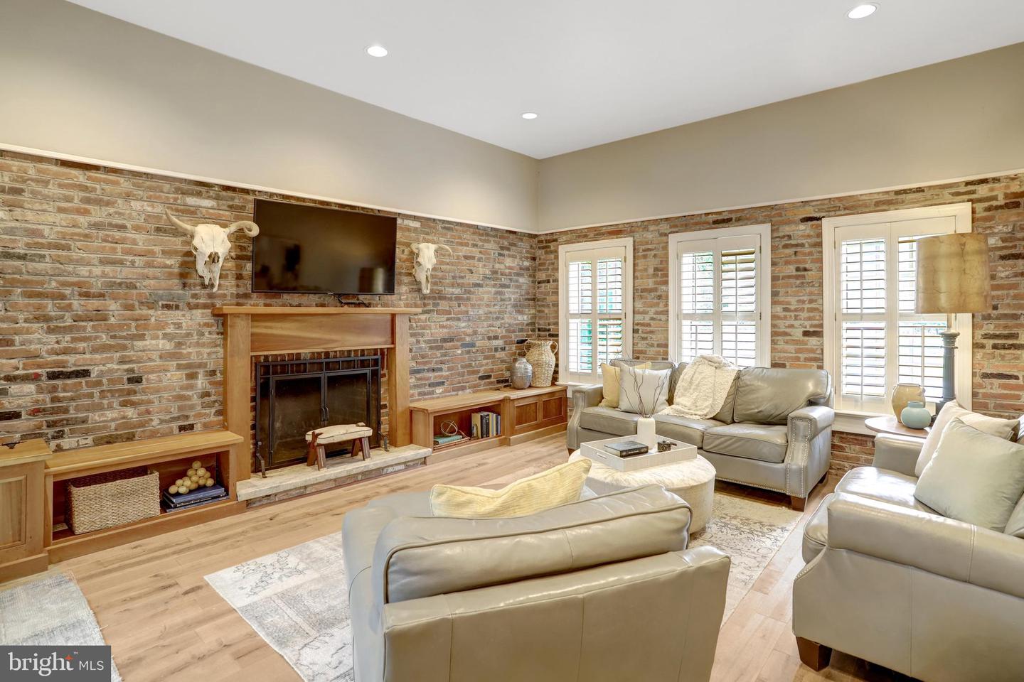 4106 FERRY LANDING RD, ALEXANDRIA, Virginia 22309, 6 Bedrooms Bedrooms, ,4 BathroomsBathrooms,Residential,For sale,4106 FERRY LANDING RD,VAFX2273468 MLS # VAFX2273468