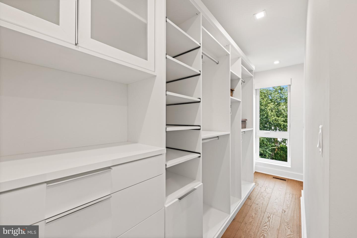 3728 R ST NW, WASHINGTON, District Of Columbia 20007, 4 Bedrooms Bedrooms, ,4 BathroomsBathrooms,Residential,For sale,3728 R ST NW,DCDC2226430 MLS # DCDC2226430