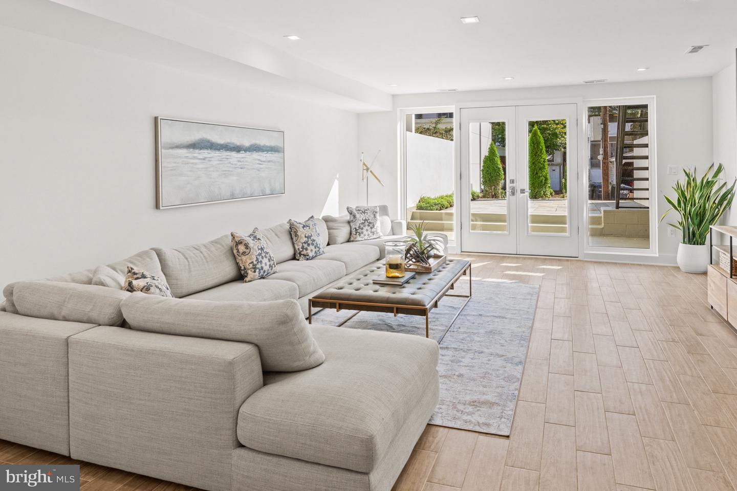 3728 R ST NW, WASHINGTON, District Of Columbia 20007, 4 Bedrooms Bedrooms, ,4 BathroomsBathrooms,Residential,For sale,3728 R ST NW,DCDC2226430 MLS # DCDC2226430