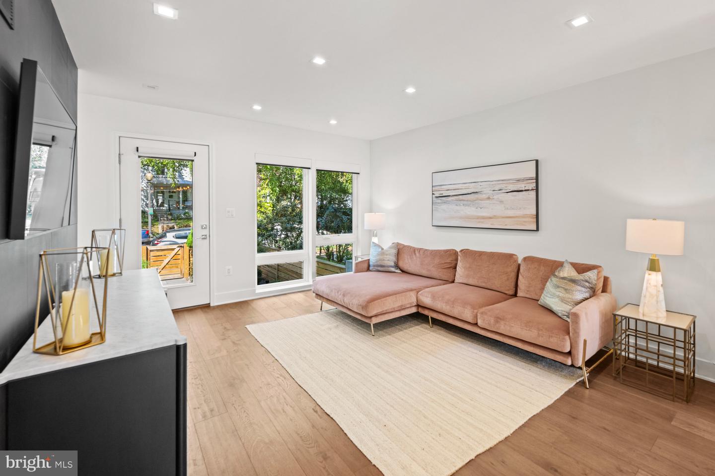 3728 R ST NW, WASHINGTON, District Of Columbia 20007, 4 Bedrooms Bedrooms, ,4 BathroomsBathrooms,Residential,For sale,3728 R ST NW,DCDC2226430 MLS # DCDC2226430