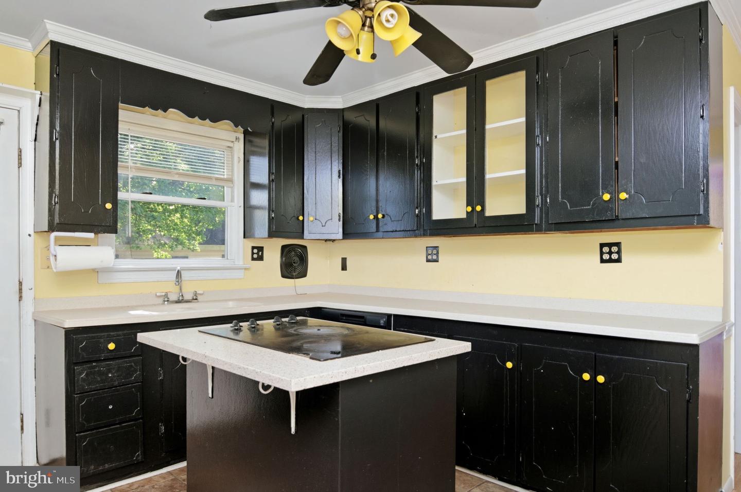 160 ROUZIE DR, TAPPAHANNOCK, Virginia 22560, 3 Bedrooms Bedrooms, 6 Rooms Rooms,2 BathroomsBathrooms,Residential,For sale,160 ROUZIE DR,VAES2002048 MLS # VAES2002048