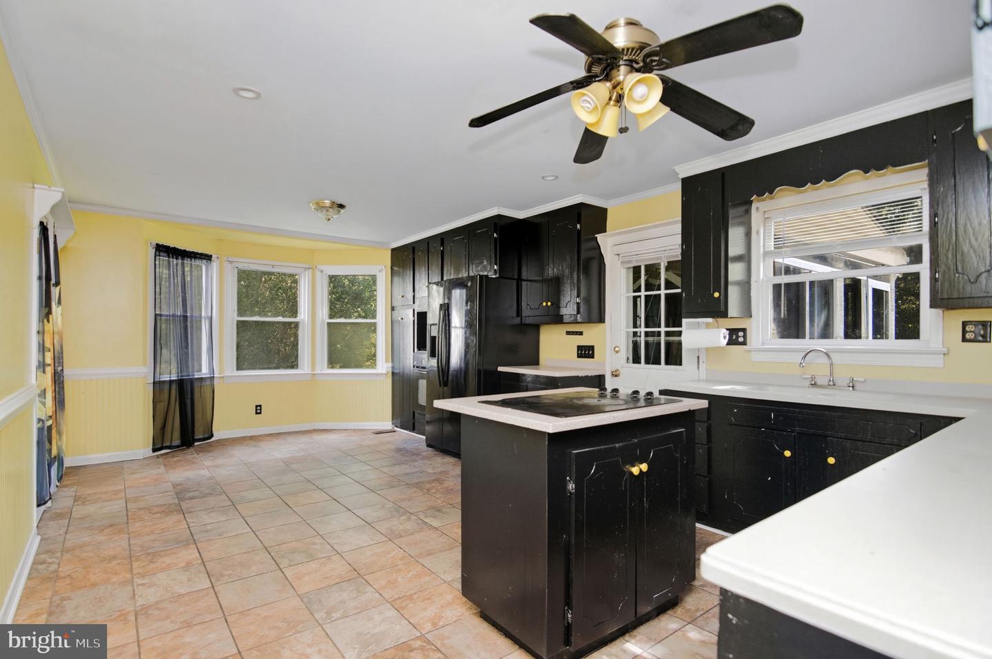 160 ROUZIE DR, TAPPAHANNOCK, Virginia 22560, 3 Bedrooms Bedrooms, 6 Rooms Rooms,2 BathroomsBathrooms,Residential,For sale,160 ROUZIE DR,VAES2002048 MLS # VAES2002048