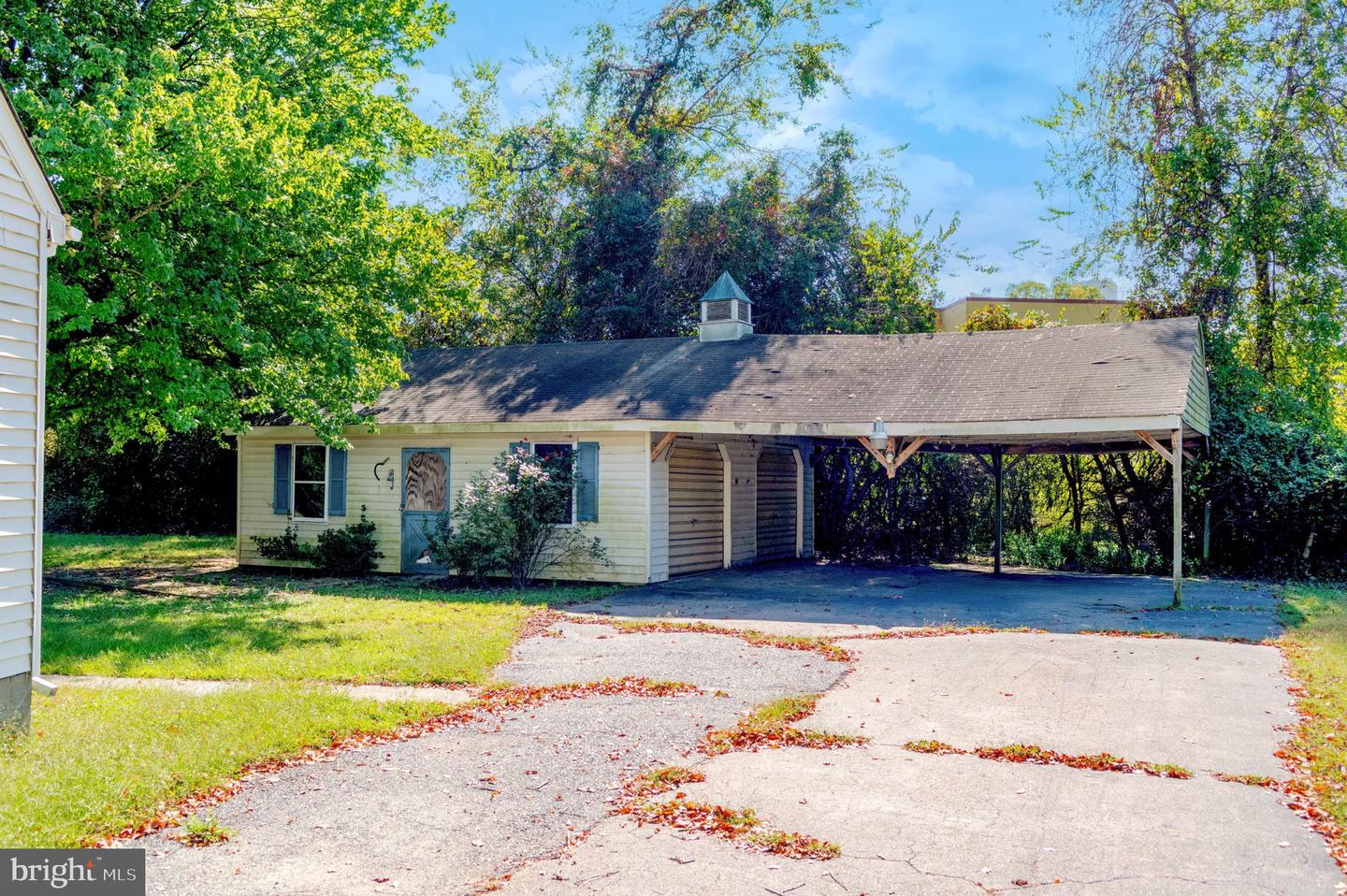 160 ROUZIE DR, TAPPAHANNOCK, Virginia 22560, 3 Bedrooms Bedrooms, 6 Rooms Rooms,2 BathroomsBathrooms,Residential,For sale,160 ROUZIE DR,VAES2002048 MLS # VAES2002048