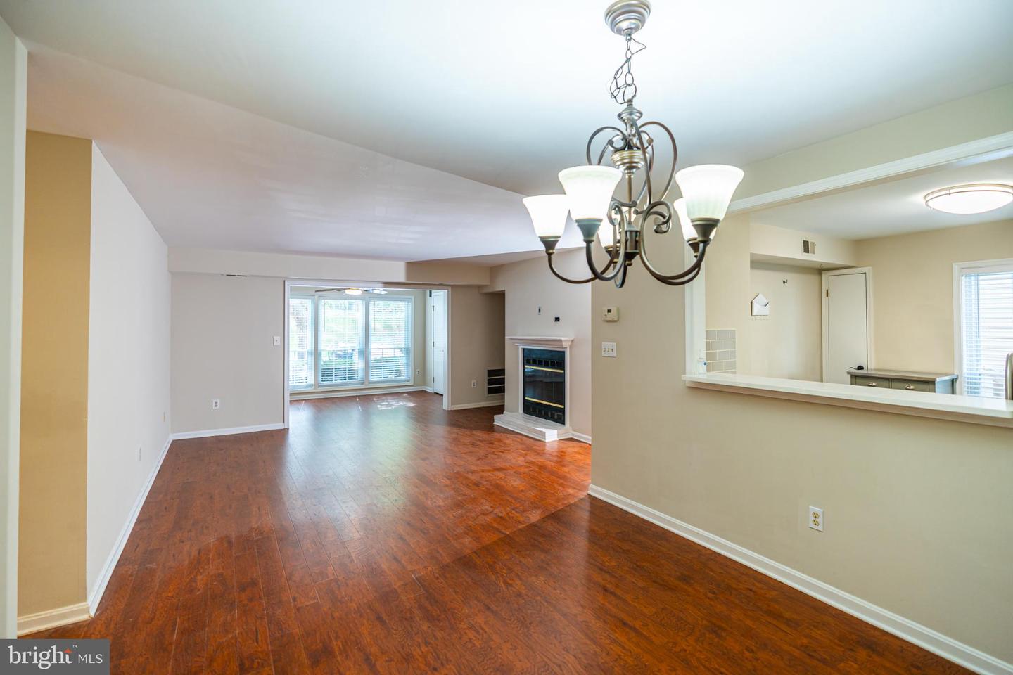 7778 WILLOW POINT DR #7778, FALLS CHURCH, Virginia 22042, 2 Bedrooms Bedrooms, 5 Rooms Rooms,2 BathroomsBathrooms,Residential,For sale,7778 WILLOW POINT DR #7778,VAFX2273780 MLS # VAFX2273780