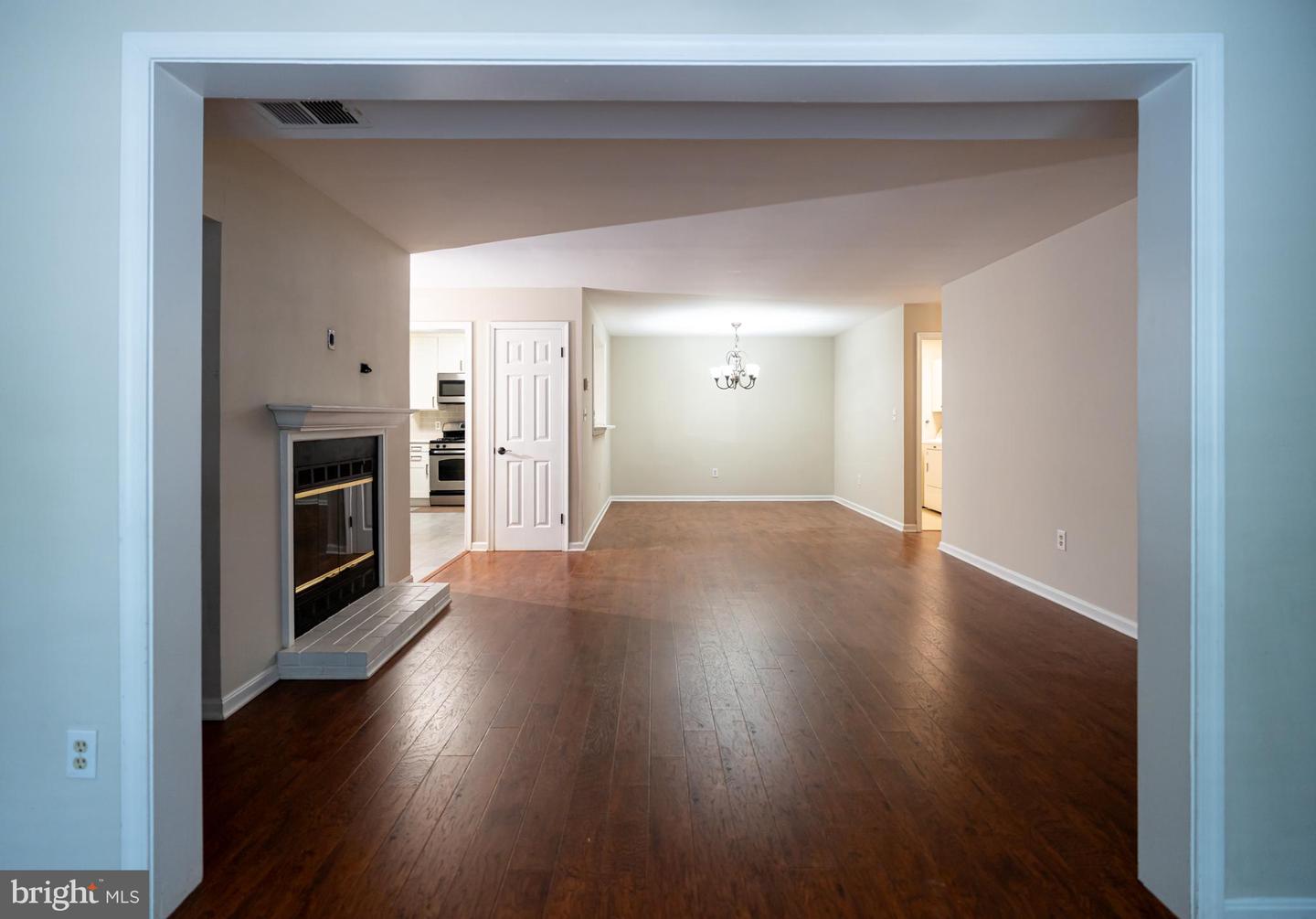 7778 WILLOW POINT DR #7778, FALLS CHURCH, Virginia 22042, 2 Bedrooms Bedrooms, 5 Rooms Rooms,2 BathroomsBathrooms,Residential,For sale,7778 WILLOW POINT DR #7778,VAFX2273780 MLS # VAFX2273780