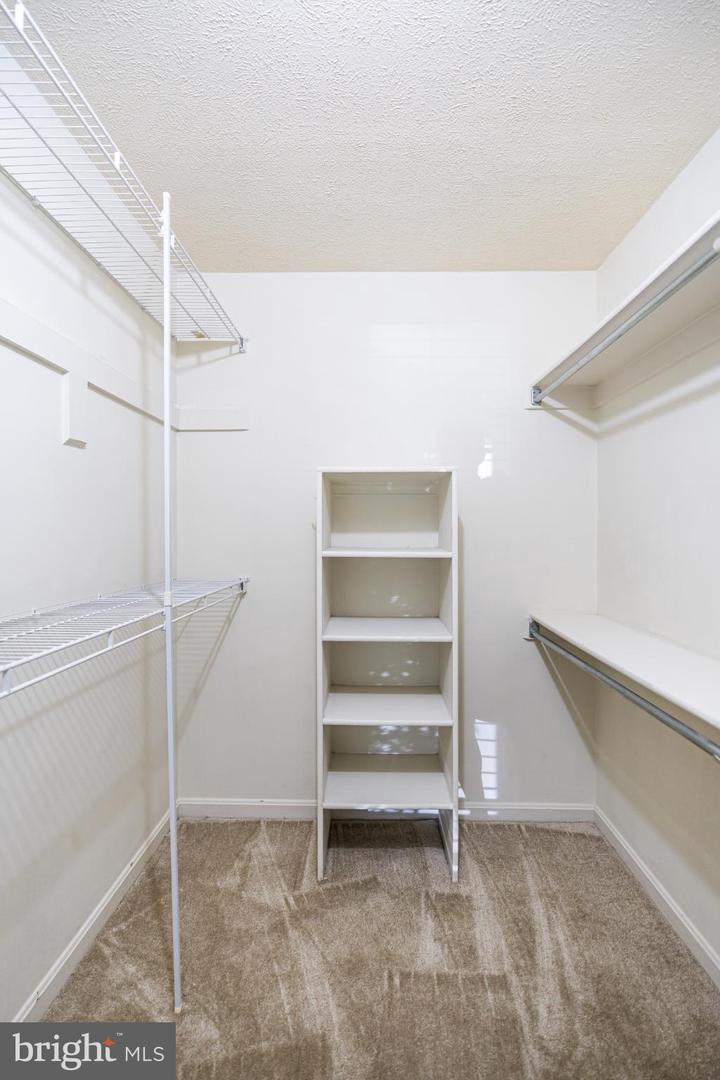 7778 WILLOW POINT DR #7778, FALLS CHURCH, Virginia 22042, 2 Bedrooms Bedrooms, 5 Rooms Rooms,2 BathroomsBathrooms,Residential,For sale,7778 WILLOW POINT DR #7778,VAFX2273780 MLS # VAFX2273780