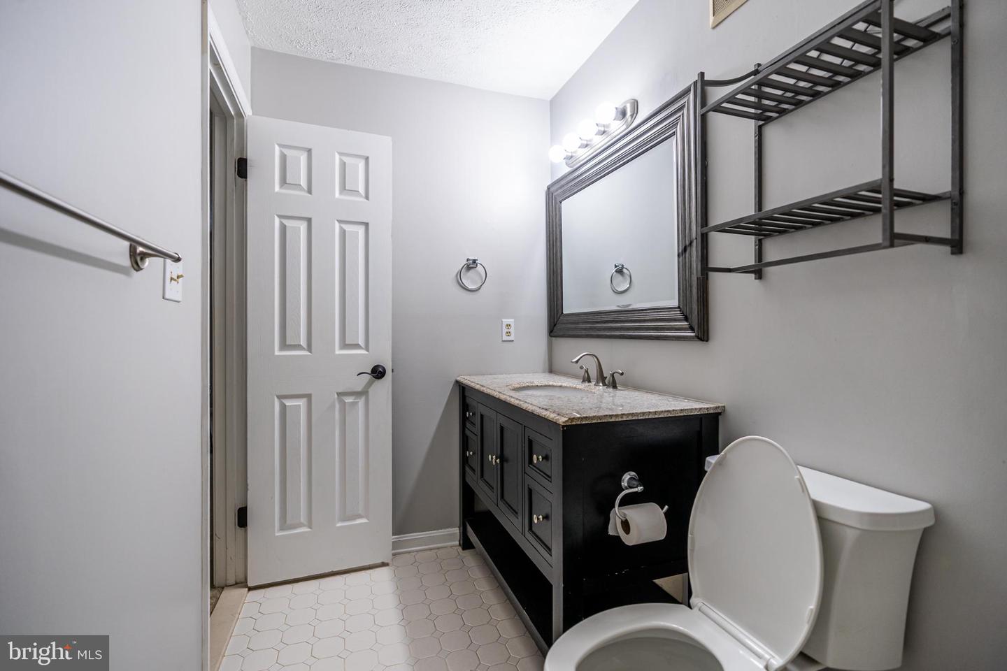 7778 WILLOW POINT DR #7778, FALLS CHURCH, Virginia 22042, 2 Bedrooms Bedrooms, 5 Rooms Rooms,2 BathroomsBathrooms,Residential,For sale,7778 WILLOW POINT DR #7778,VAFX2273780 MLS # VAFX2273780