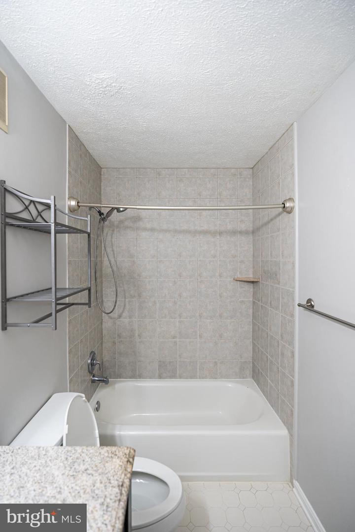 7778 WILLOW POINT DR #7778, FALLS CHURCH, Virginia 22042, 2 Bedrooms Bedrooms, 5 Rooms Rooms,2 BathroomsBathrooms,Residential,For sale,7778 WILLOW POINT DR #7778,VAFX2273780 MLS # VAFX2273780