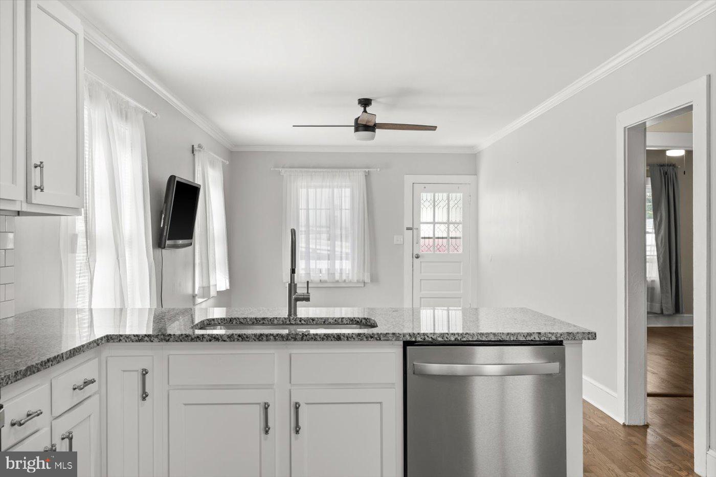 321 BELLEVIEW AVE, ORANGE, Virginia 22960, 2 Bedrooms Bedrooms, ,1 BathroomBathrooms,Residential,For sale,321 BELLEVIEW AVE,VAOR2012518 MLS # VAOR2012518