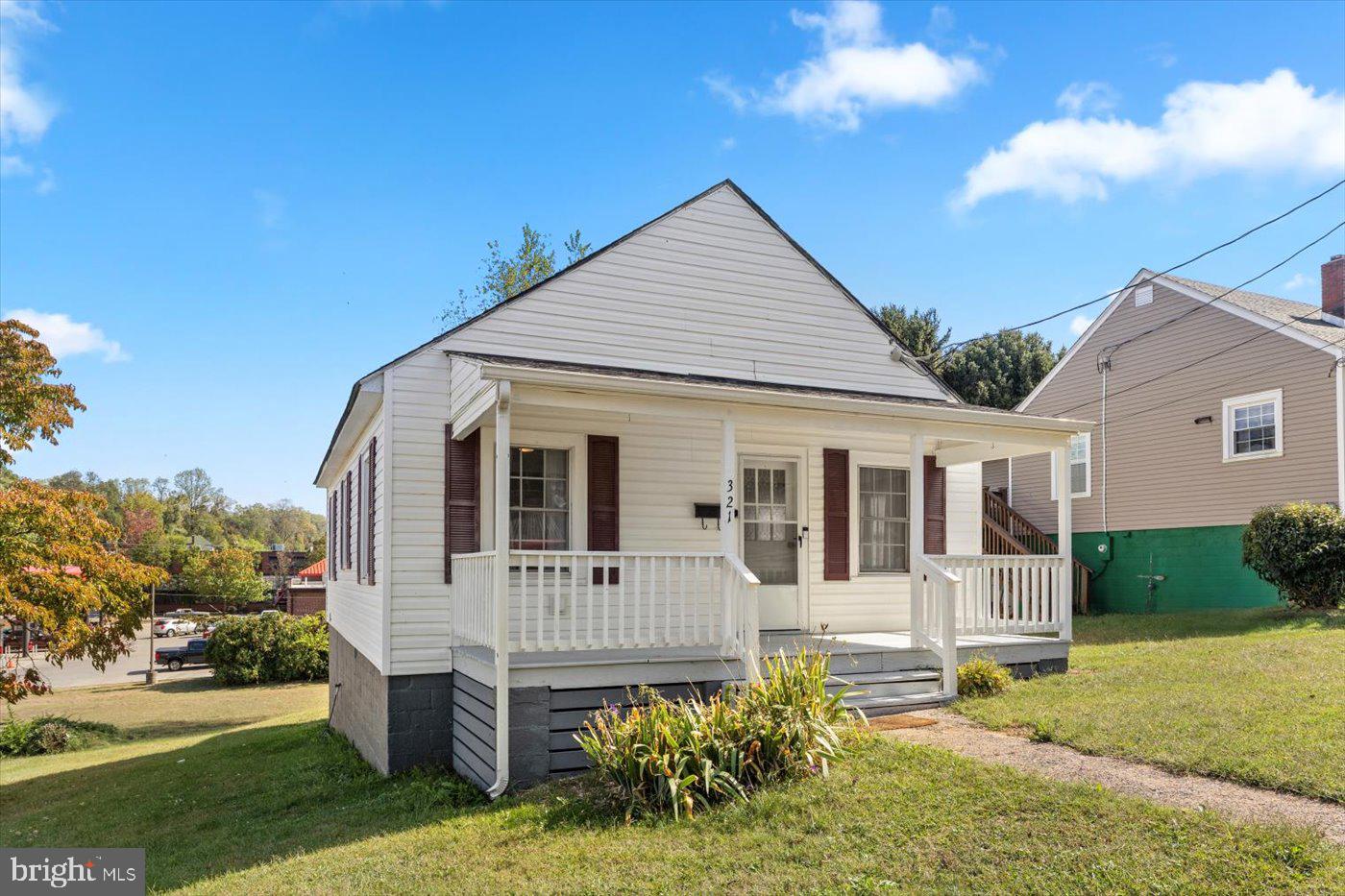 321 BELLEVIEW AVE, ORANGE, Virginia 22960, 2 Bedrooms Bedrooms, ,1 BathroomBathrooms,Residential,For sale,321 BELLEVIEW AVE,VAOR2012518 MLS # VAOR2012518