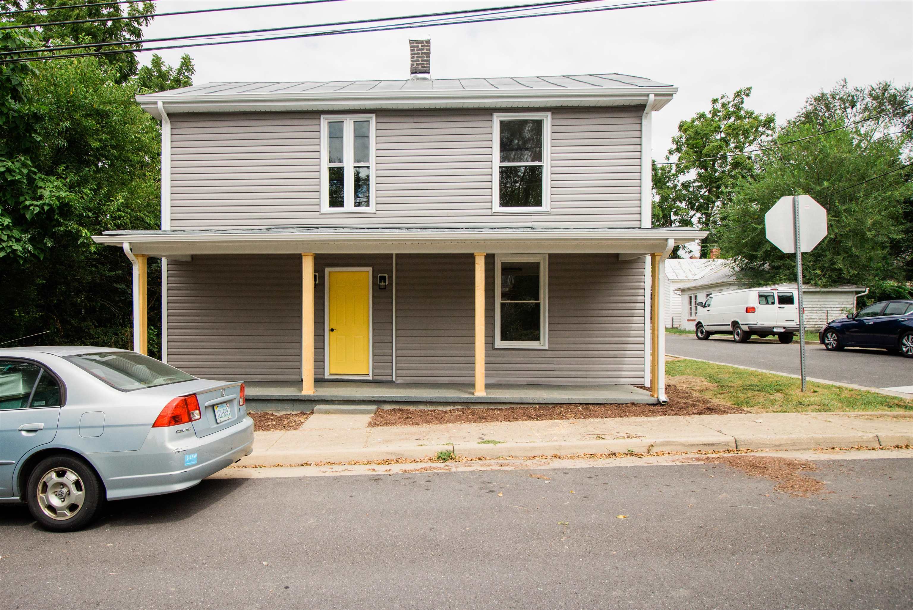 302 W BRUCE ST, HARRISONBURG, Virginia 22801, 3 Bedrooms Bedrooms, ,2 BathroomsBathrooms,Residential,302 W BRUCE ST,668301 MLS # 668301