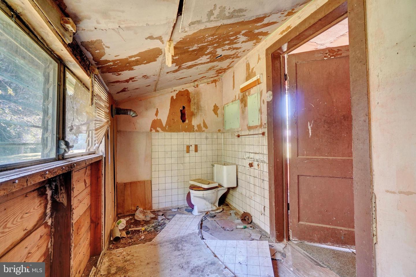 26037 DRUMMONDTOWN RD, ACCOMAC, Virginia 23301, 2 Bedrooms Bedrooms, ,1 BathroomBathrooms,Residential,For sale,26037 DRUMMONDTOWN RD,VAAC2002300 MLS # VAAC2002300
