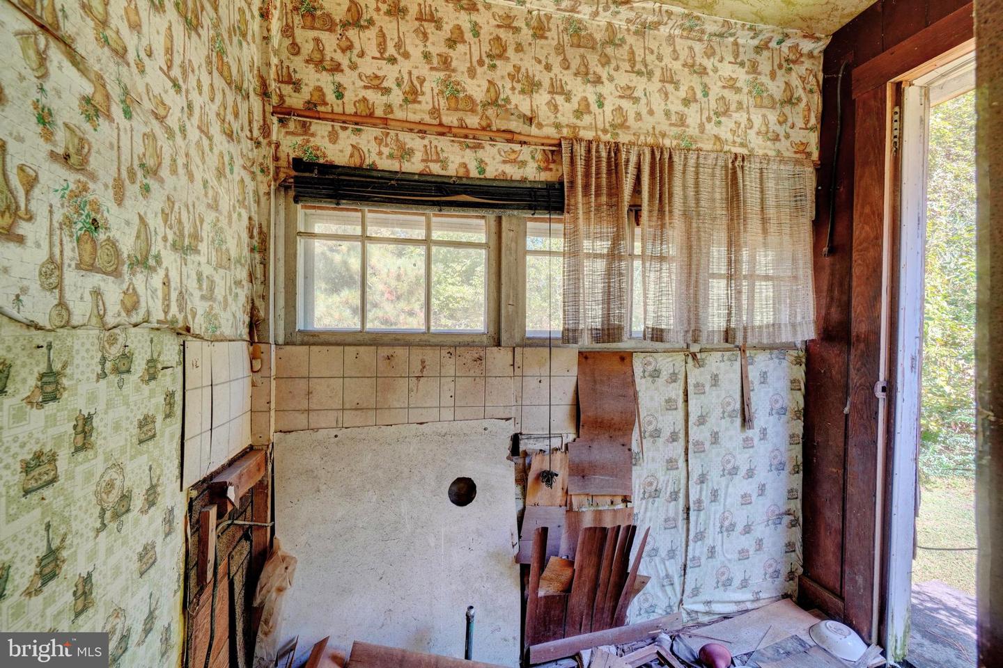 26037 DRUMMONDTOWN RD, ACCOMAC, Virginia 23301, 2 Bedrooms Bedrooms, ,1 BathroomBathrooms,Residential,For sale,26037 DRUMMONDTOWN RD,VAAC2002300 MLS # VAAC2002300