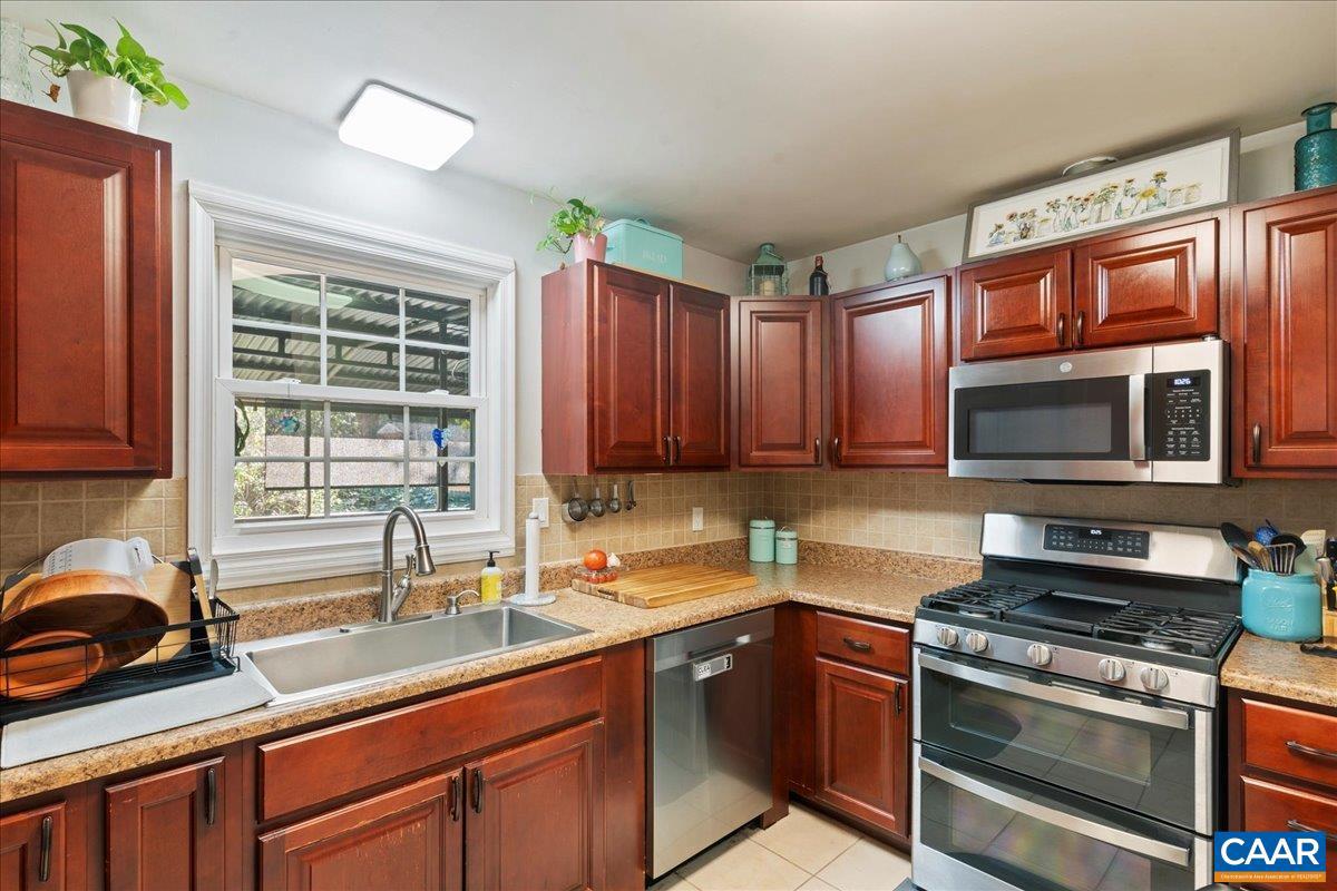 114 OLINDA DR, CHARLOTTESVILLE, Virginia 22903, 3 Bedrooms Bedrooms, ,2 BathroomsBathrooms,Residential,For sale,114 OLINDA DR,669880 MLS # 669880