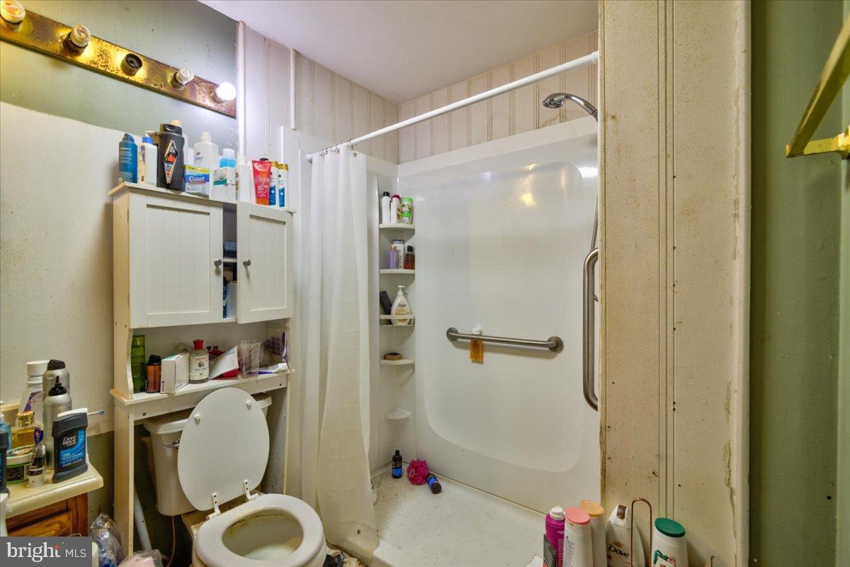 344 ELM ST, VINTON, Virginia 24179, 3 Bedrooms Bedrooms, 6 Rooms Rooms,3 BathroomsBathrooms,Residential,For sale,344 ELM ST,VARK2000054 MLS # VARK2000054
