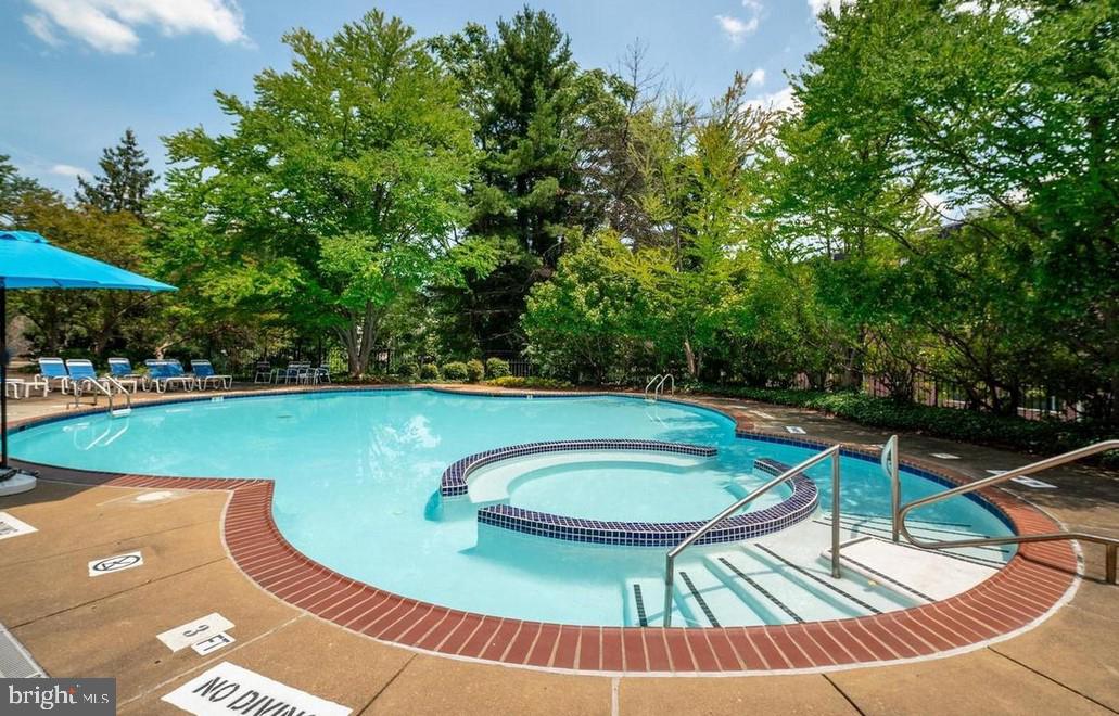 2111 WISCONSIN AVE NW #401, WASHINGTON, District Of Columbia 20007, 1 Bedroom Bedrooms, ,1 BathroomBathrooms,Residential,For sale,2111 WISCONSIN AVE NW #401,DCDC2226516 MLS # DCDC2226516