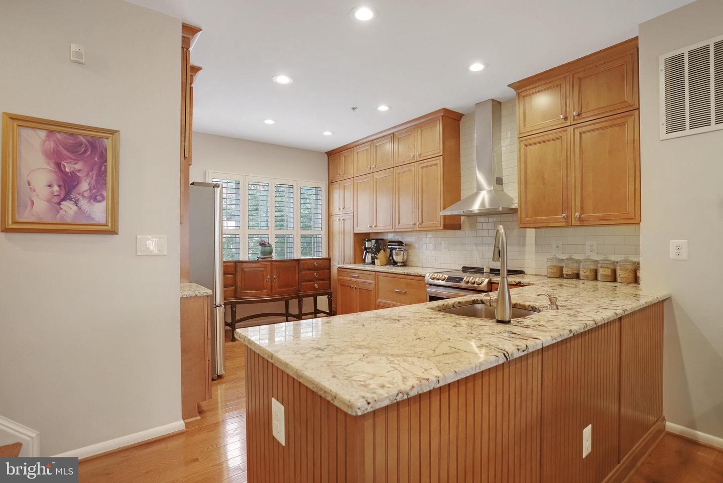 2116 12TH ST NW, WASHINGTON, District Of Columbia 20009, 3 Bedrooms Bedrooms, ,2 BathroomsBathrooms,Residential,For sale,2116 12TH ST NW,DCDC2226520 MLS # DCDC2226520