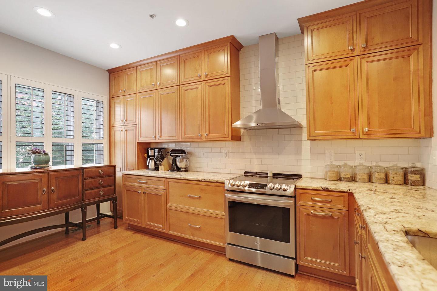 2116 12TH ST NW, WASHINGTON, District Of Columbia 20009, 3 Bedrooms Bedrooms, ,2 BathroomsBathrooms,Residential,For sale,2116 12TH ST NW,DCDC2226520 MLS # DCDC2226520