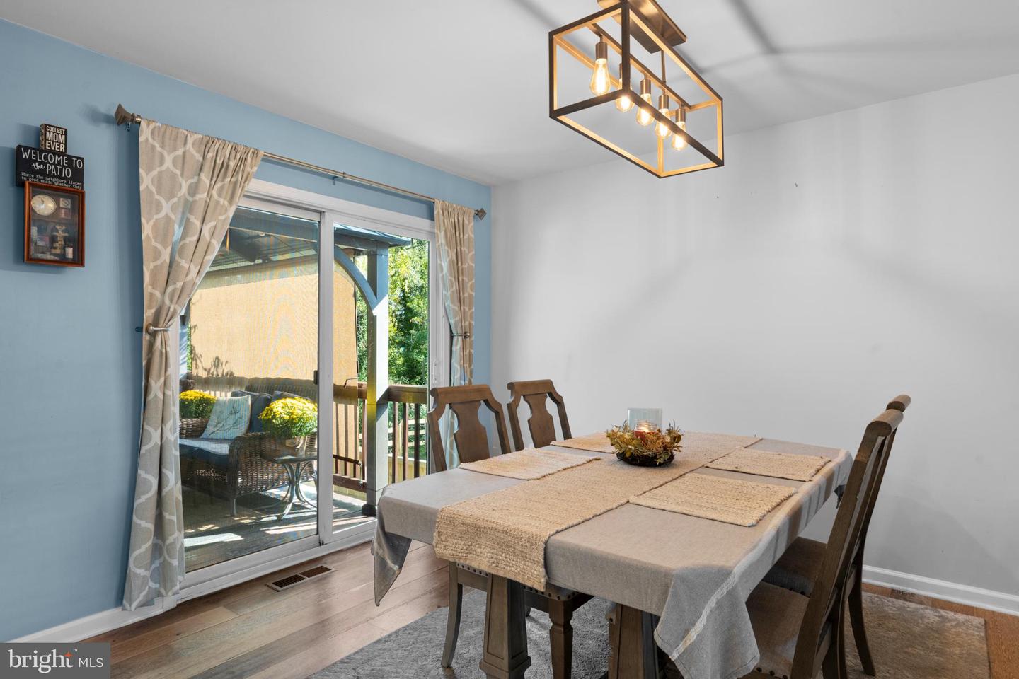 221 LINDEN ST, WARRENTON, Virginia 20186, 3 Bedrooms Bedrooms, 9 Rooms Rooms,2 BathroomsBathrooms,Residential,For sale,221 LINDEN ST,VAFQ2019352 MLS # VAFQ2019352