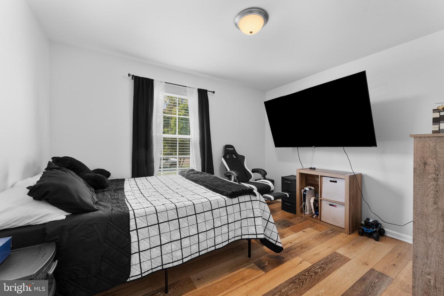 221 LINDEN ST, WARRENTON, Virginia 20186, 3 Bedrooms Bedrooms, 9 Rooms Rooms,2 BathroomsBathrooms,Residential,For sale,221 LINDEN ST,VAFQ2019352 MLS # VAFQ2019352