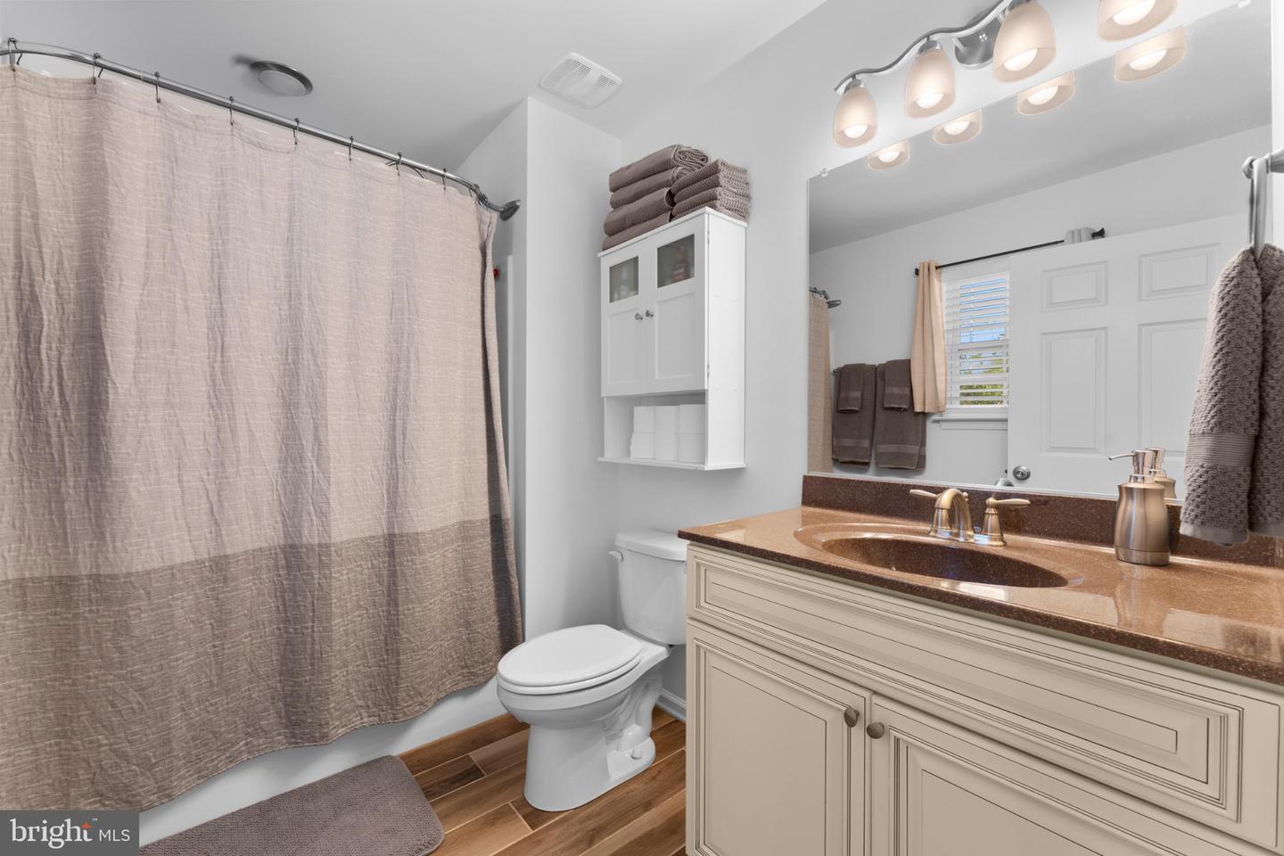 221 LINDEN ST, WARRENTON, Virginia 20186, 3 Bedrooms Bedrooms, 9 Rooms Rooms,2 BathroomsBathrooms,Residential,For sale,221 LINDEN ST,VAFQ2019352 MLS # VAFQ2019352