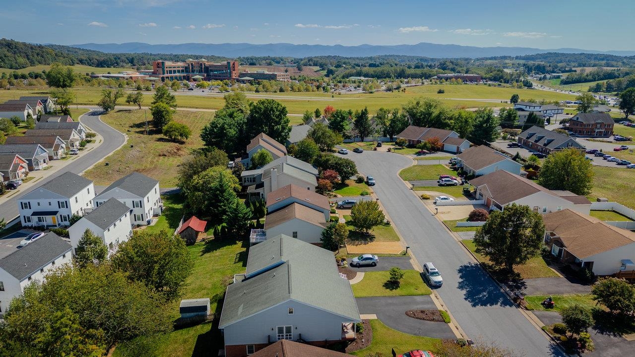 2370 MEADOW CT, ROCKINGHAM, Virginia 22801, 3 Bedrooms Bedrooms, ,2 BathroomsBathrooms,Residential,2370 MEADOW CT,669894 MLS # 669894