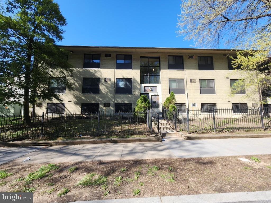 3109 NAYLOR RD SE #103, WASHINGTON, District Of Columbia 20020, 2 Bedrooms Bedrooms, ,1 BathroomBathrooms,Residential,For sale,3109 NAYLOR RD SE #103,DCDC2226570 MLS # DCDC2226570