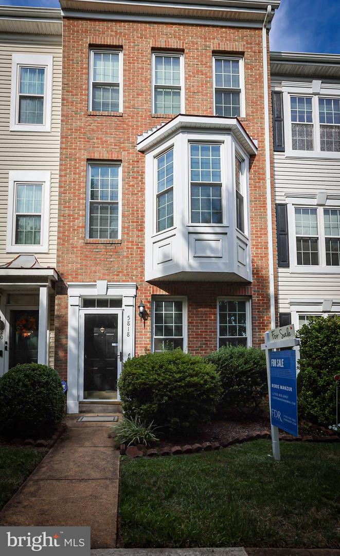 5818 COWLING CT, ALEXANDRIA, Virginia 22304, 3 Bedrooms Bedrooms, ,3 BathroomsBathrooms,Residential,For sale,5818 COWLING CT,VAAX2050722 MLS # VAAX2050722