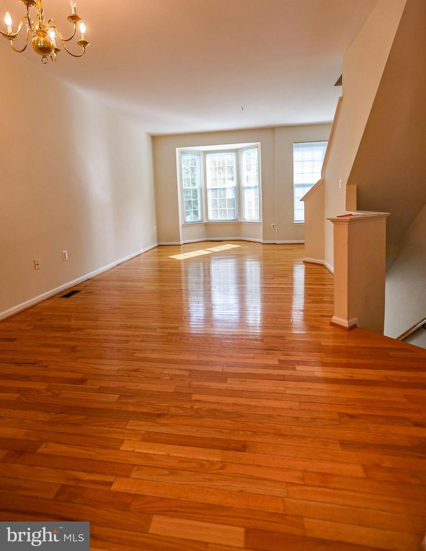 5818 COWLING CT, ALEXANDRIA, Virginia 22304, 3 Bedrooms Bedrooms, ,3 BathroomsBathrooms,Residential,For sale,5818 COWLING CT,VAAX2050722 MLS # VAAX2050722