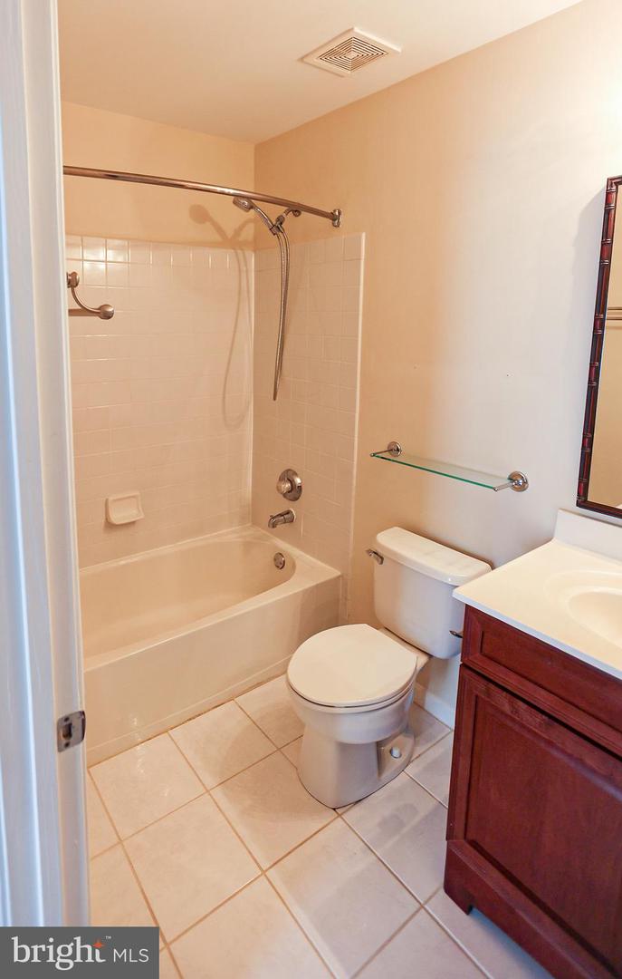 5818 COWLING CT, ALEXANDRIA, Virginia 22304, 3 Bedrooms Bedrooms, ,3 BathroomsBathrooms,Residential,For sale,5818 COWLING CT,VAAX2050722 MLS # VAAX2050722