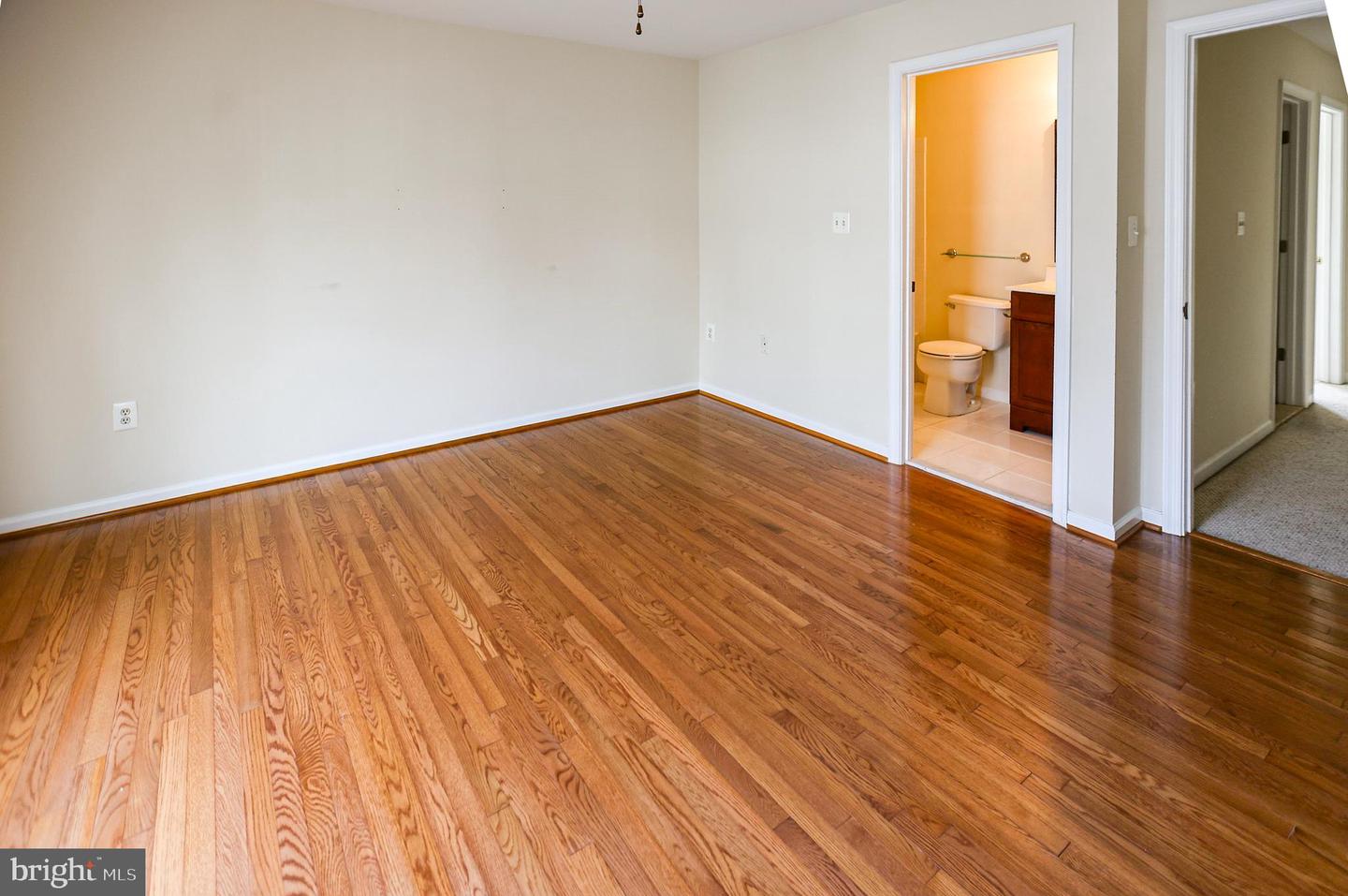 5818 COWLING CT, ALEXANDRIA, Virginia 22304, 3 Bedrooms Bedrooms, ,3 BathroomsBathrooms,Residential,For sale,5818 COWLING CT,VAAX2050722 MLS # VAAX2050722