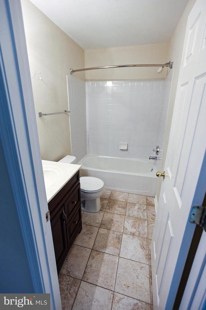 5818 COWLING CT, ALEXANDRIA, Virginia 22304, 3 Bedrooms Bedrooms, ,3 BathroomsBathrooms,Residential,For sale,5818 COWLING CT,VAAX2050722 MLS # VAAX2050722