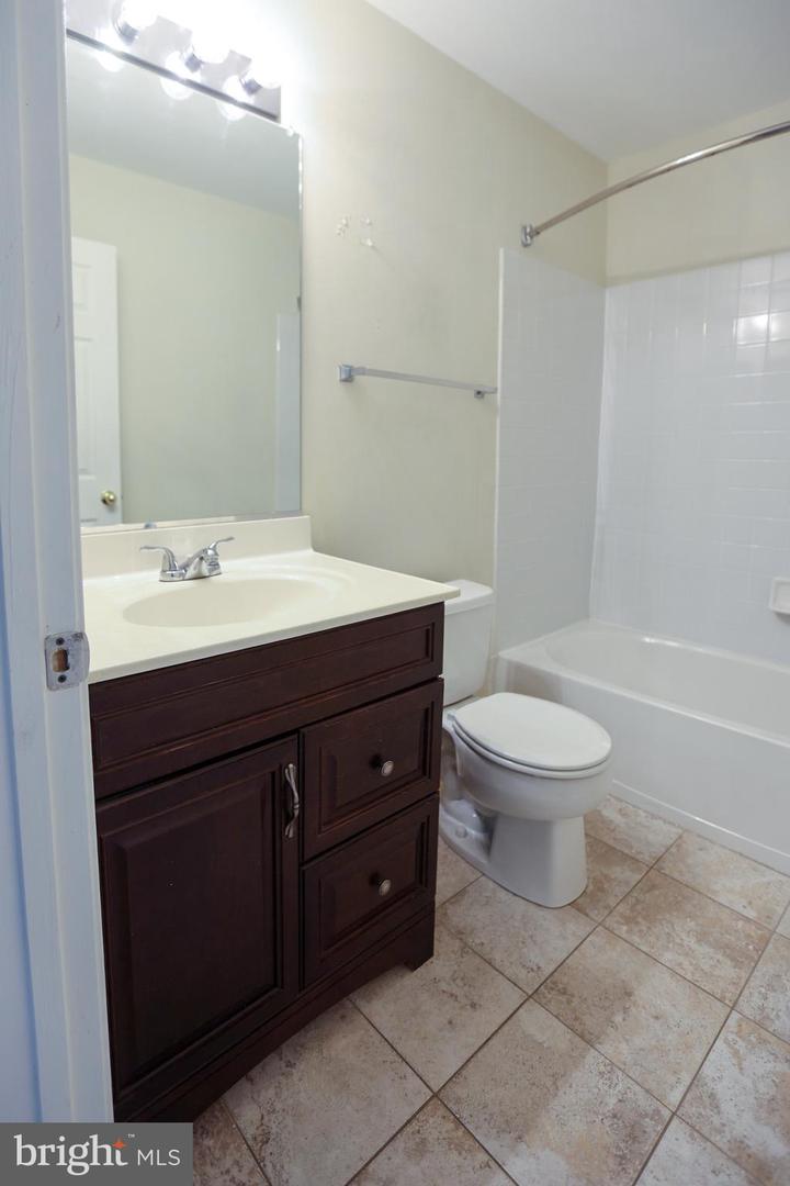 5818 COWLING CT, ALEXANDRIA, Virginia 22304, 3 Bedrooms Bedrooms, ,3 BathroomsBathrooms,Residential,For sale,5818 COWLING CT,VAAX2050722 MLS # VAAX2050722