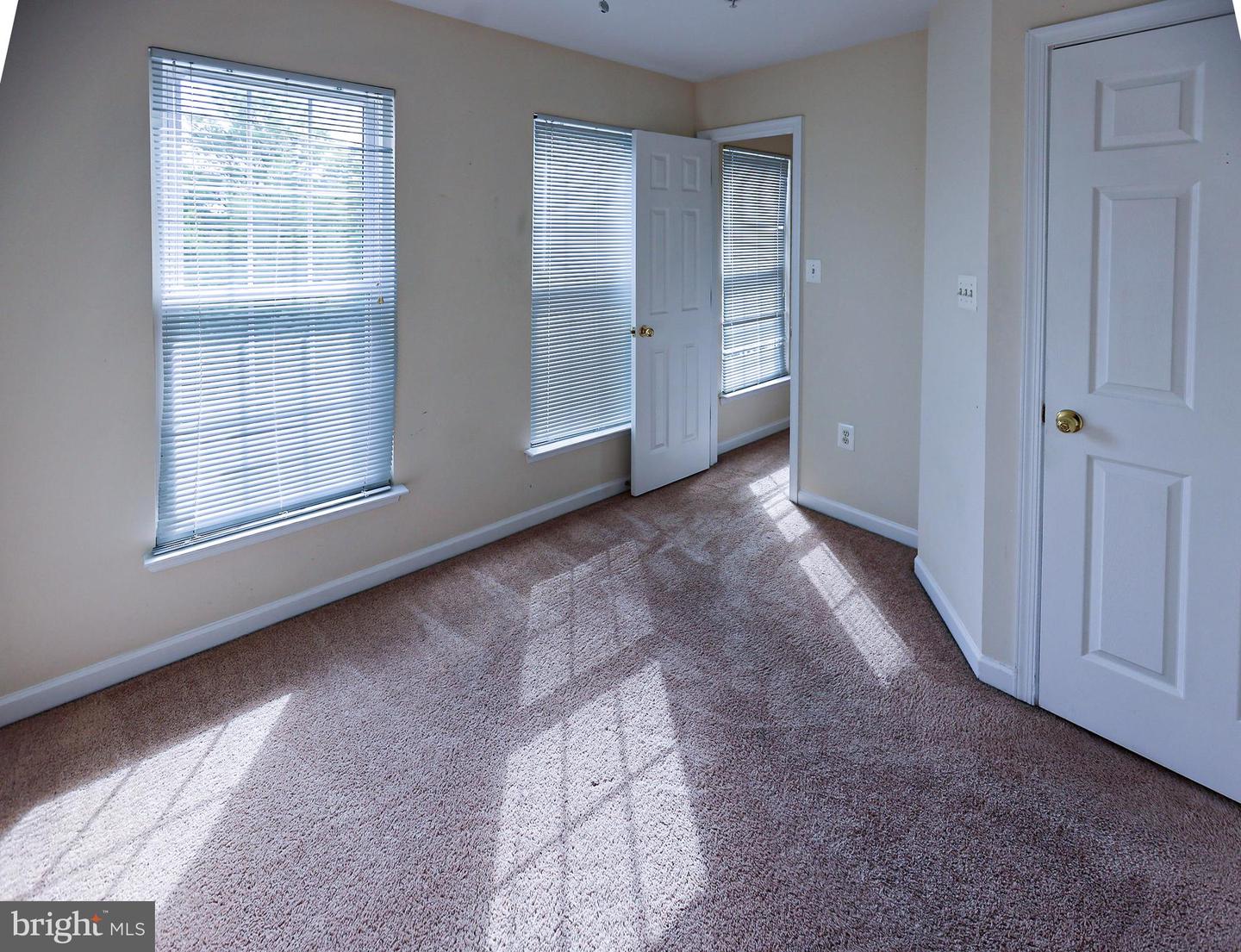 5818 COWLING CT, ALEXANDRIA, Virginia 22304, 3 Bedrooms Bedrooms, ,3 BathroomsBathrooms,Residential,For sale,5818 COWLING CT,VAAX2050722 MLS # VAAX2050722