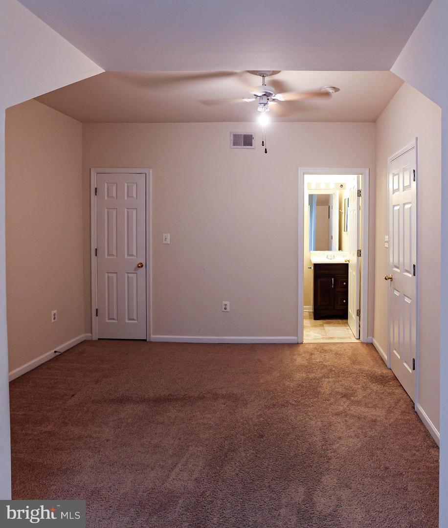 5818 COWLING CT, ALEXANDRIA, Virginia 22304, 3 Bedrooms Bedrooms, ,3 BathroomsBathrooms,Residential,For sale,5818 COWLING CT,VAAX2050722 MLS # VAAX2050722