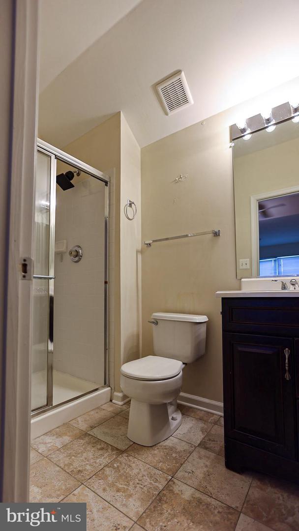 5818 COWLING CT, ALEXANDRIA, Virginia 22304, 3 Bedrooms Bedrooms, ,3 BathroomsBathrooms,Residential,For sale,5818 COWLING CT,VAAX2050722 MLS # VAAX2050722