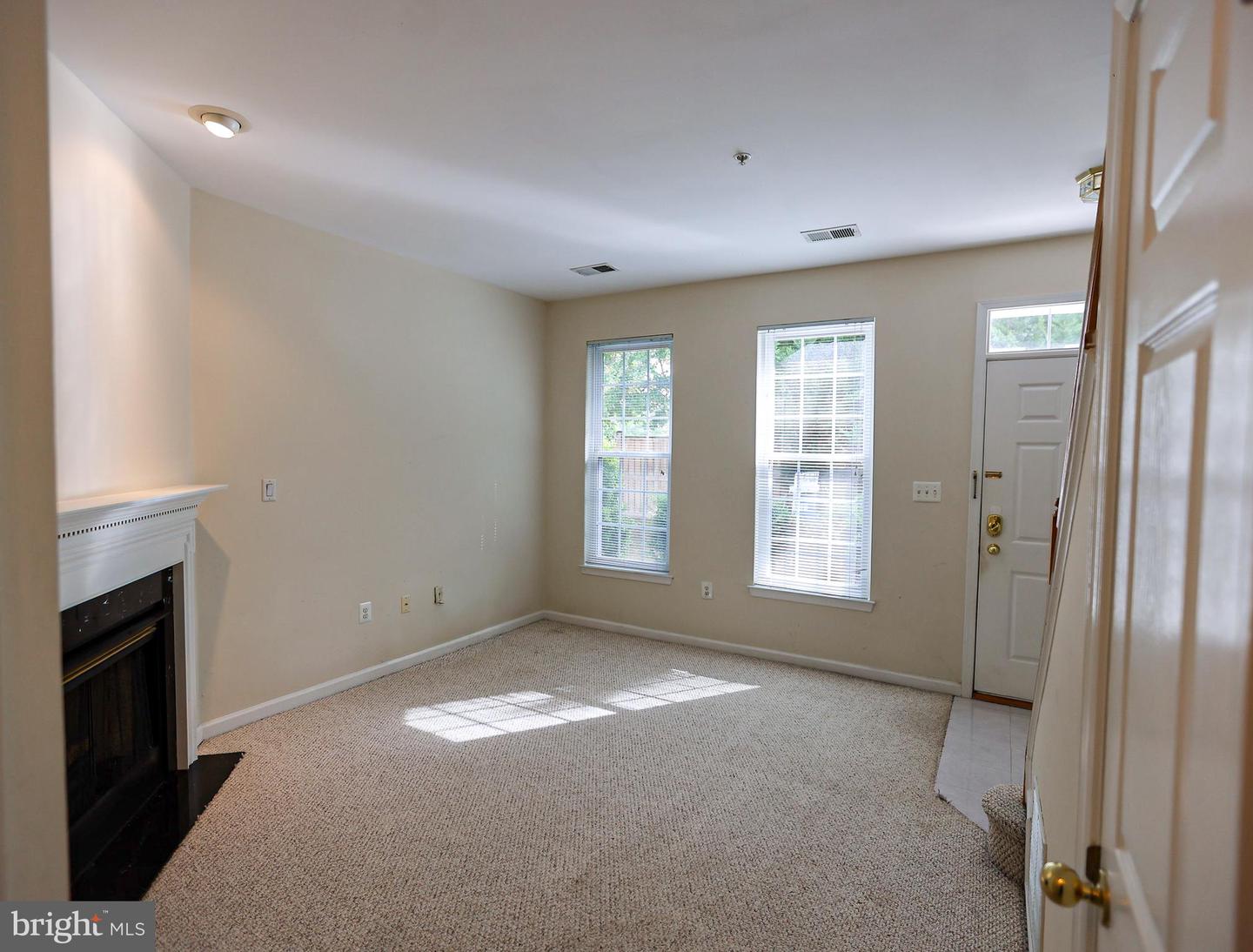 5818 COWLING CT, ALEXANDRIA, Virginia 22304, 3 Bedrooms Bedrooms, ,3 BathroomsBathrooms,Residential,For sale,5818 COWLING CT,VAAX2050722 MLS # VAAX2050722