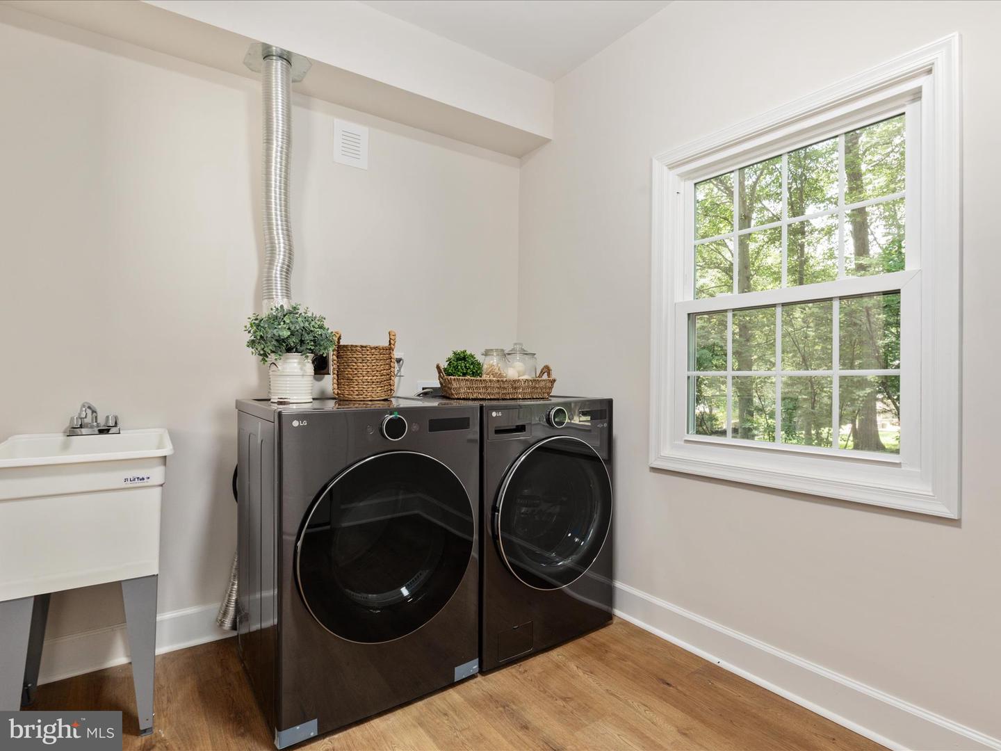 13209 JOHNNY MOORE LN, CLIFTON, Virginia 20124, 5 Bedrooms Bedrooms, ,4 BathroomsBathrooms,Residential,For sale,13209 JOHNNY MOORE LN,VAFX2273896 MLS # VAFX2273896