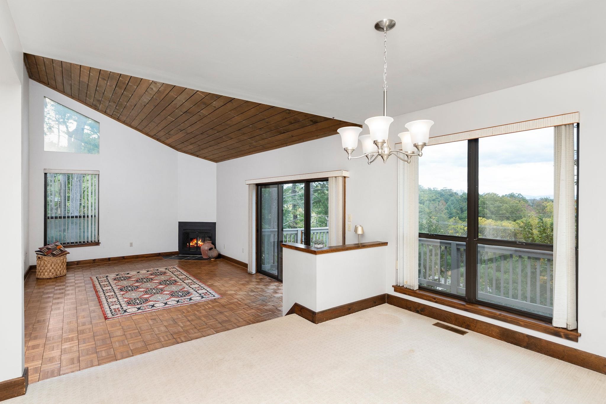225 MT VIEW DR, STAUNTON, Virginia 24401, 3 Bedrooms Bedrooms, ,2 BathroomsBathrooms,Residential,225 MT VIEW DR,669896 MLS # 669896