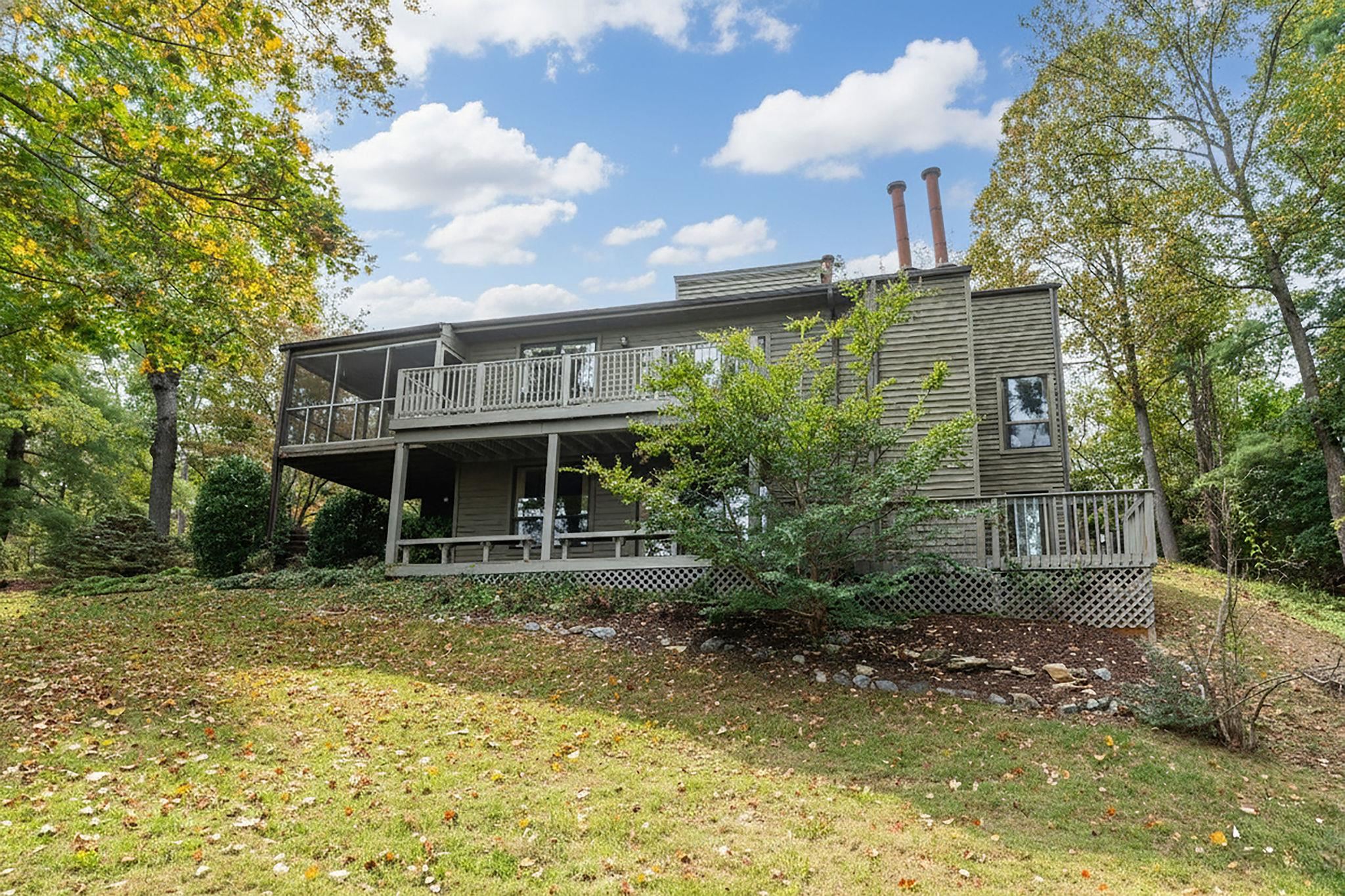 225 MT VIEW DR, STAUNTON, Virginia 24401, 3 Bedrooms Bedrooms, ,2 BathroomsBathrooms,Residential,225 MT VIEW DR,669896 MLS # 669896