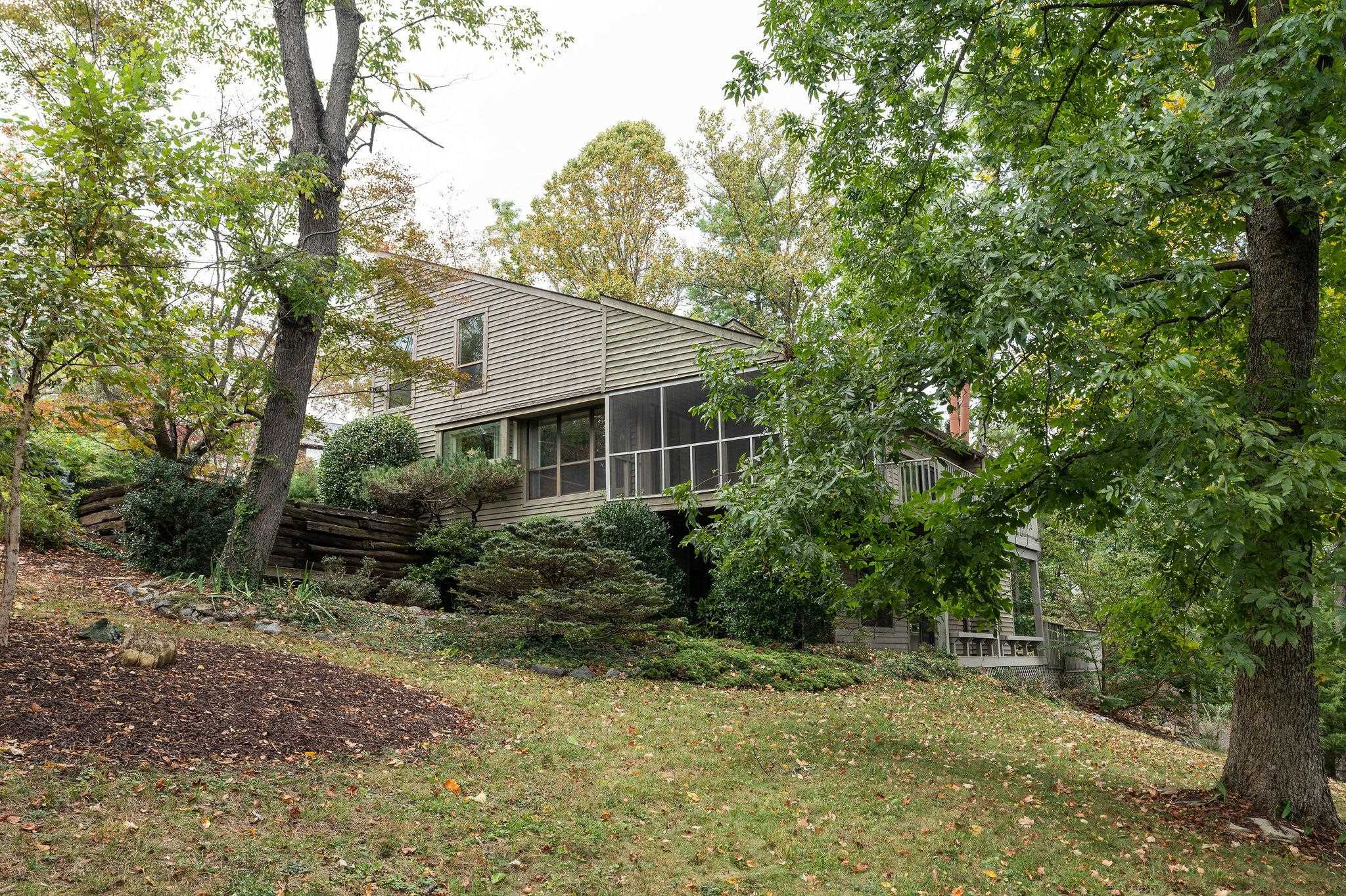225 MT VIEW DR, STAUNTON, Virginia 24401, 3 Bedrooms Bedrooms, ,2 BathroomsBathrooms,Residential,225 MT VIEW DR,669896 MLS # 669896